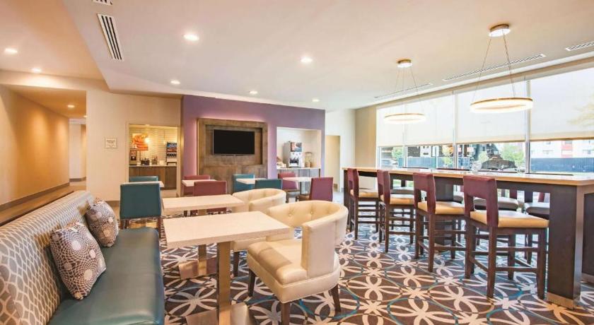 La Quinta Inn & Suites by Wyndham Richmond - Kings Dominion