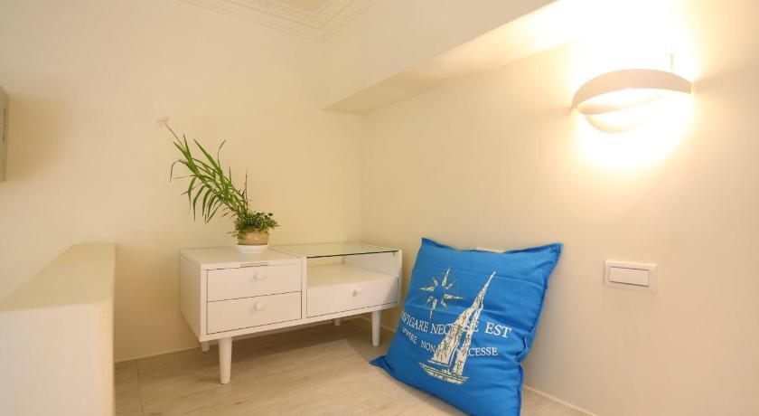 Image of Queen Room with Garden View 12