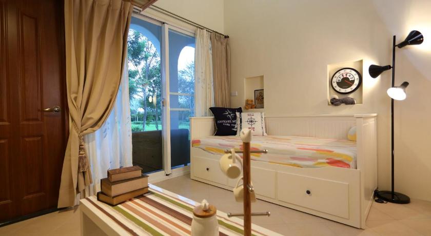 Image of Queen Room with Garden View 1