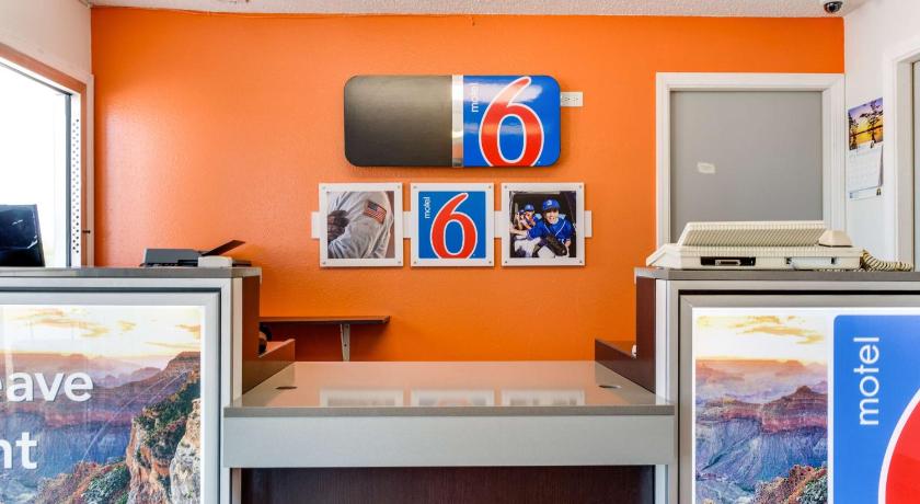 Motel 6-Fayetteville, AR photo