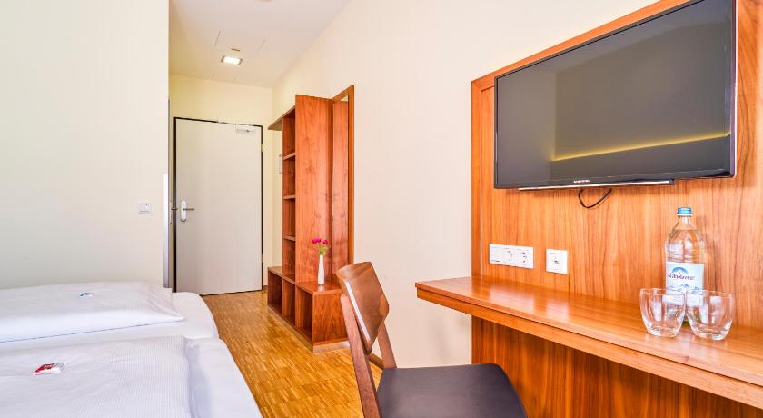 Hotel Apfelbaum photo