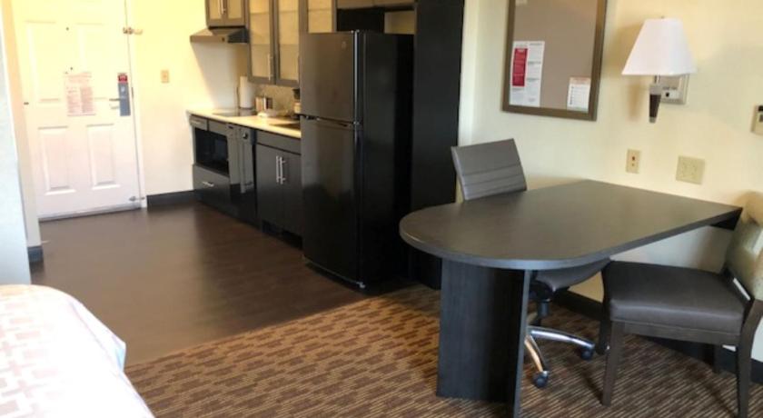 Candlewood Suites Fort Wayne - NW