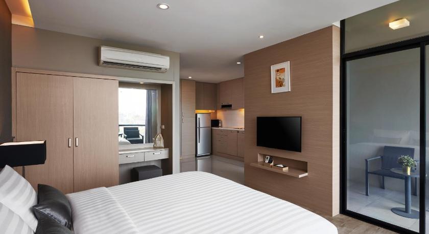 Image of Deluxe City View Room 11