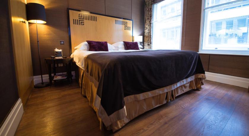Image of Compact Room 3