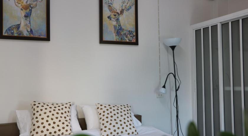 촌부리 Prinya House 3星级 民宿 大堂