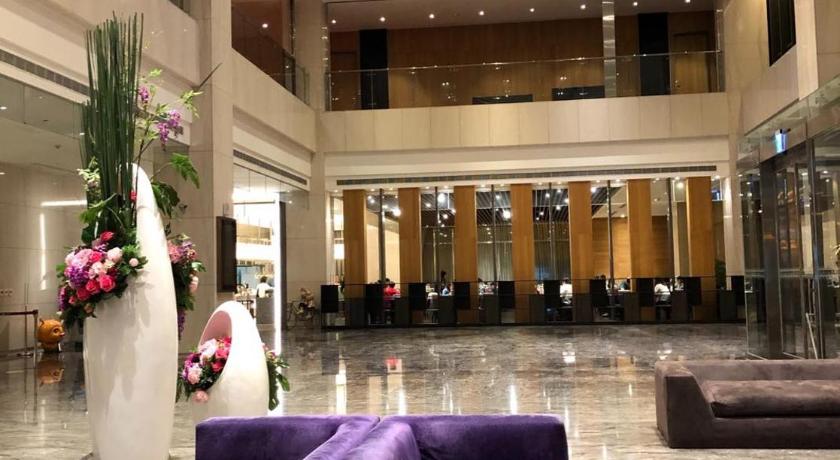 Grand Royal Hotel photo