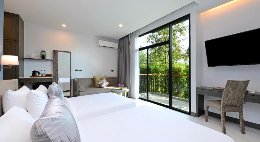 Chachoengsao Grand Sappaya Hotel by Lotus Valley Golf 4-Star Hotel pool