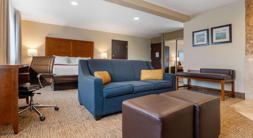 Comfort Inn & Suites South Hill I-85