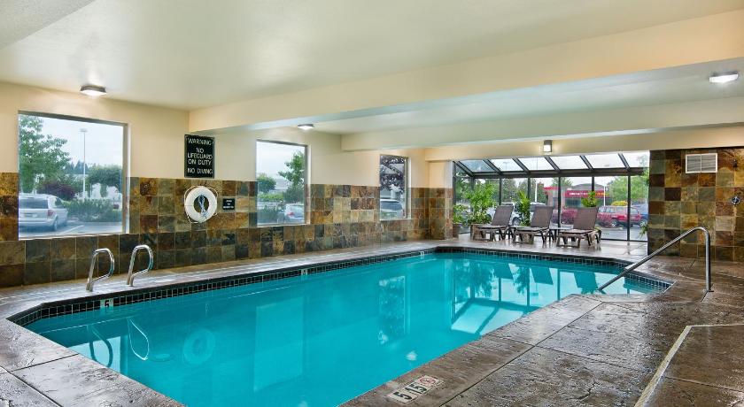 Oxford Suites Spokane Valley