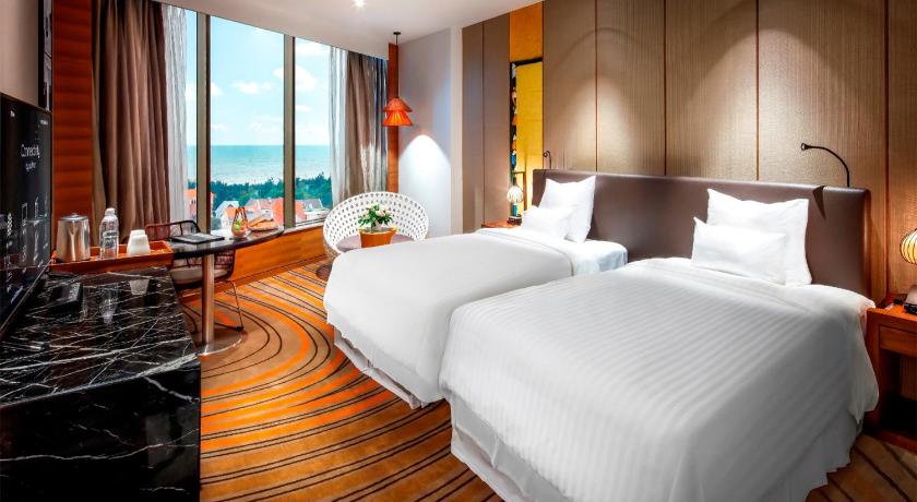 Image of Deluxe Sea View Room with Twin Bed 0