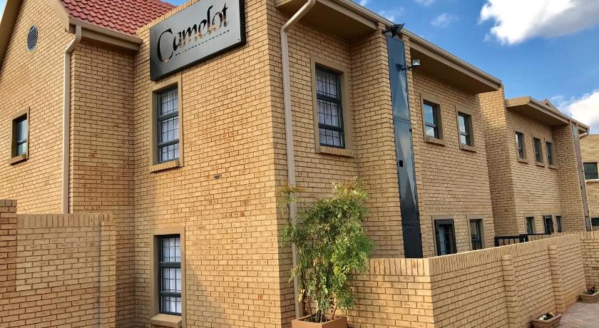 Camelot Guest House & Apartments photo