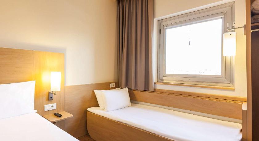 ibis London Luton Airport