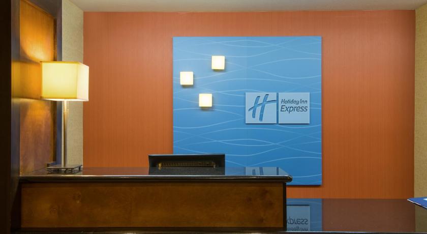 Holiday Inn Express Hotel & Suites Wauseon photo