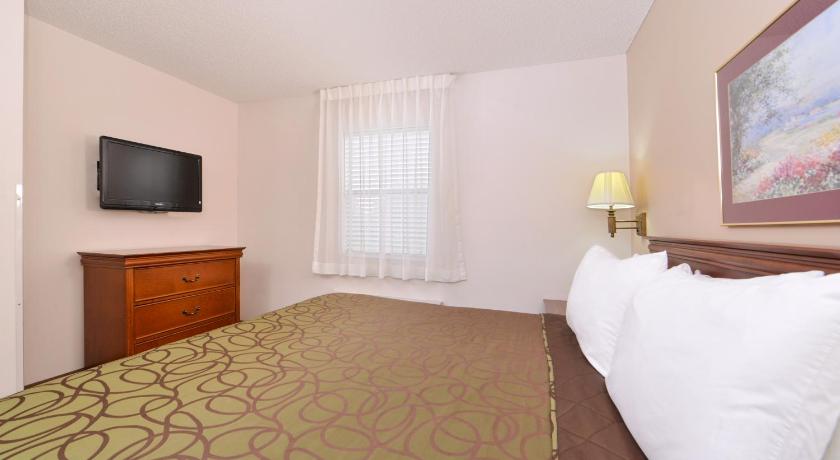 Briarwood Inn Of Geneva photo