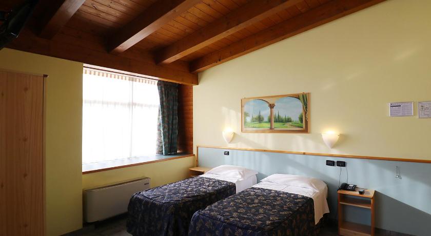 Image of Twin Room 6