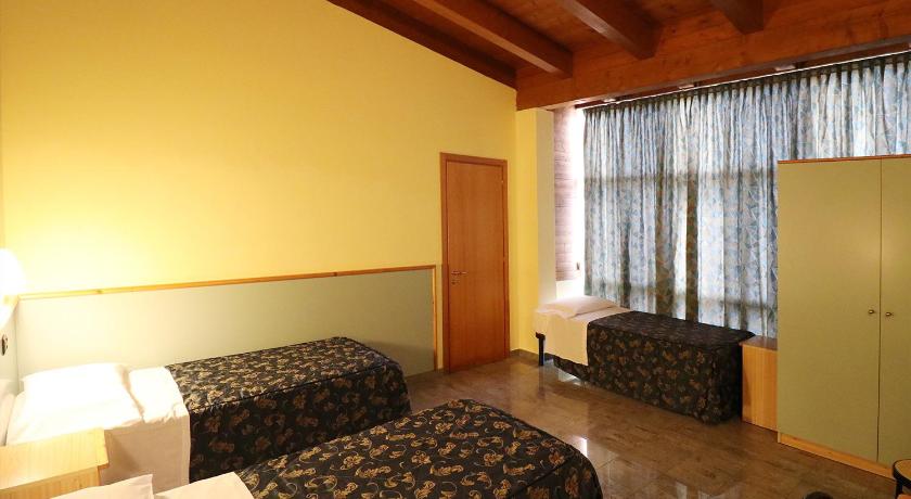 Image of Triple Room 3