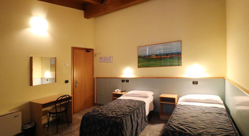 Image of Triple Room 4