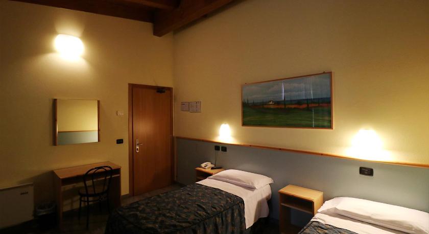 Image of Triple Room 5
