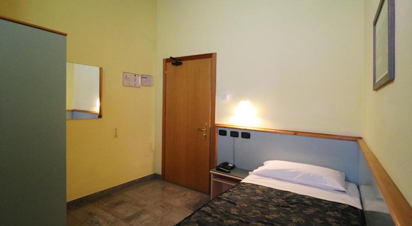 Image of Single Room 0