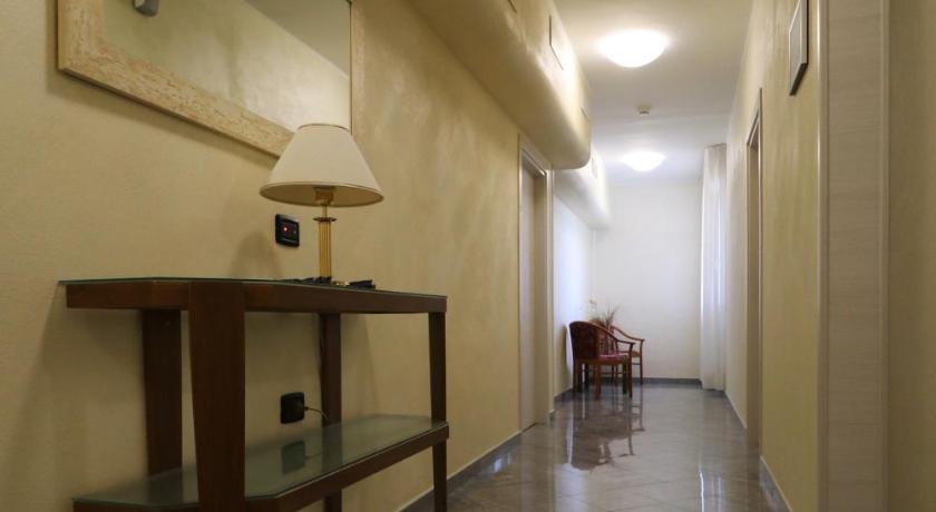 Image of Triple Room 2