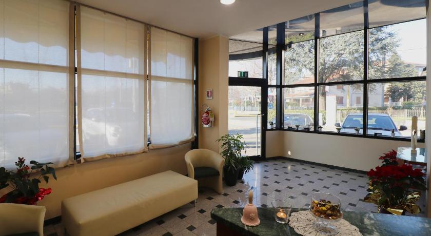 Image of Triple Room 5