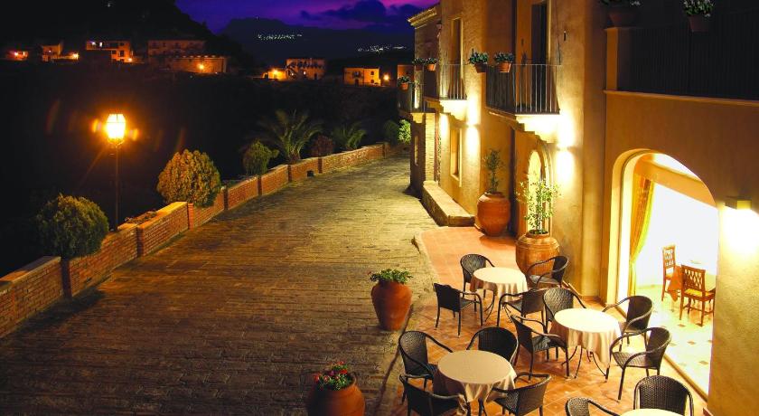 Resort Borgo San Rocco — Hotel in Savoca