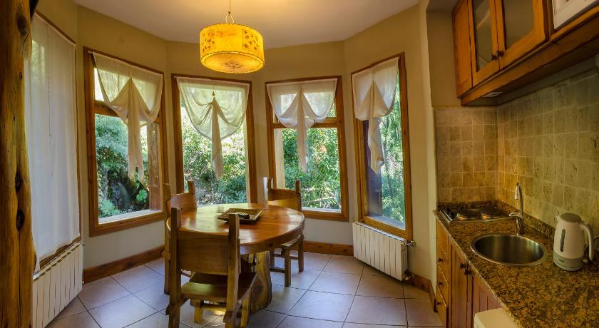 Image of Suite with Kitchenette 5