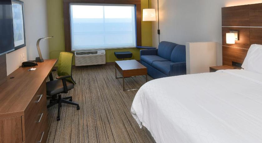 Holiday Inn Express And Suites MADISONVILLE