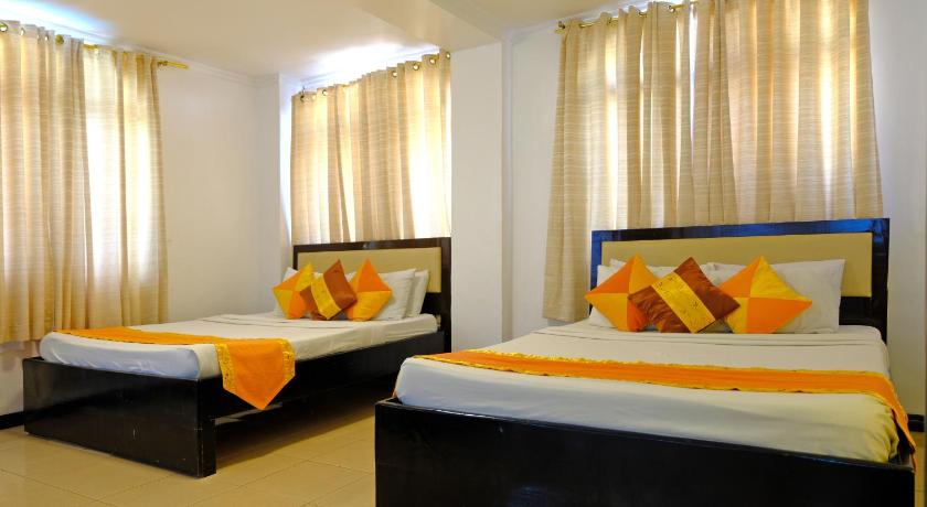 Image of Bachelor Room 8