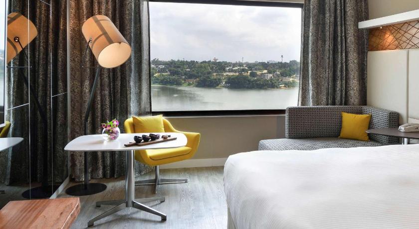 Image of Premium Superior Room, 1 King Size Bed, Lagoon View 4