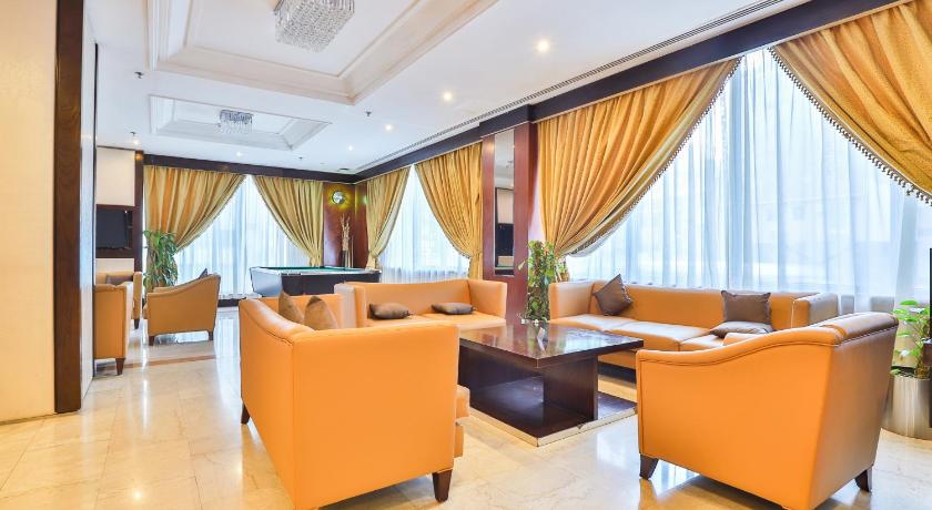 Landmark Summit Hotel - image 2