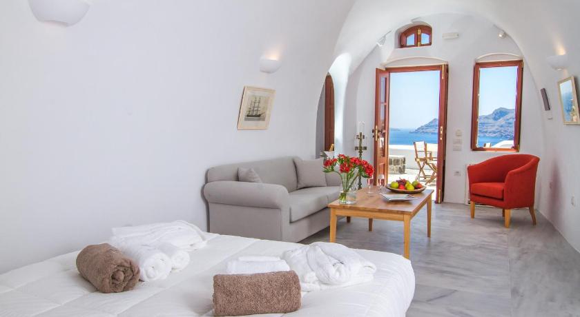 Image of Honeymoon Cave Suite with Private Hot Tub 16