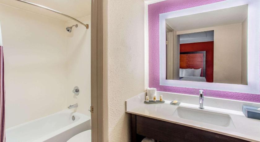 La Quinta Inn by Wyndham Chicago O'Hare Airport