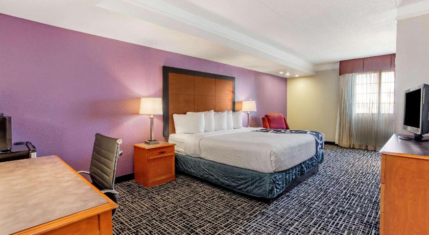 La Quinta Inn by Wyndham Chicago O'Hare Airport