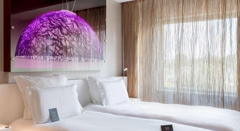 صورة غرفة ديلوكس، بسريرين مفردين (Deluxe Room, 2 Single Size Beds) 1