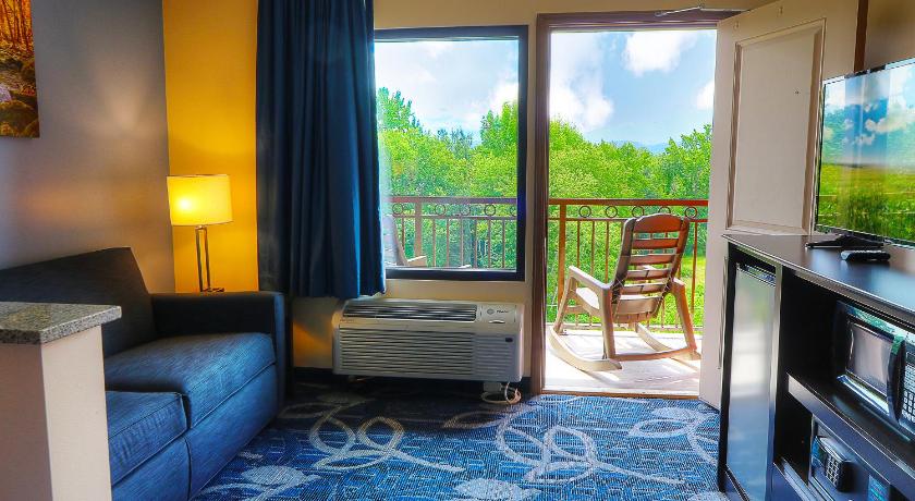 Image of Family Room with Mountain View 5