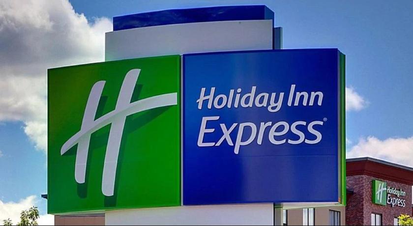 Holiday Inn Express And Suites Madison West - Middleton