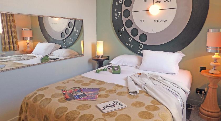 Detective Hotel — Hotel in Etretat