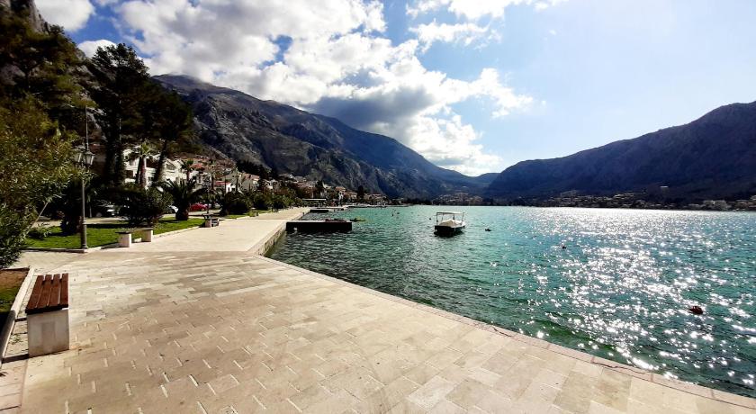 Fiore di Cattaro **** Lux Apartment with Parking photo