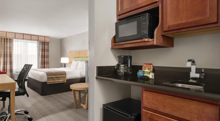 Country Inn & Suites by Radisson, Schaumburg, IL