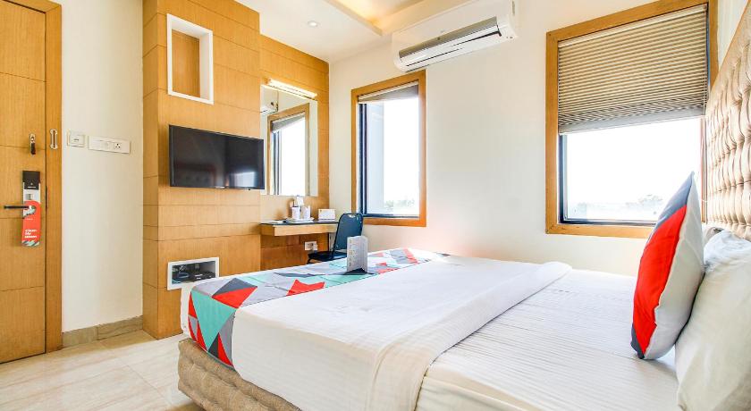 Capital O 3774 Hotel Naman Palace photo