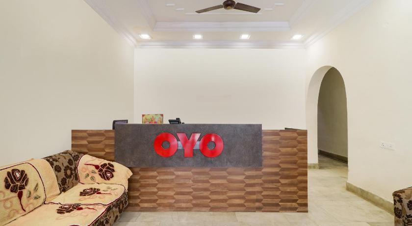 OYO 28789 Hotel Adarsh