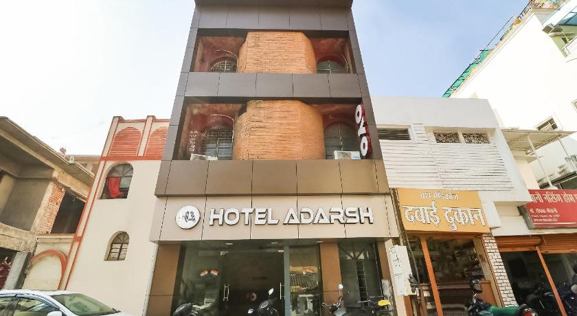 OYO 28789 Hotel Adarsh