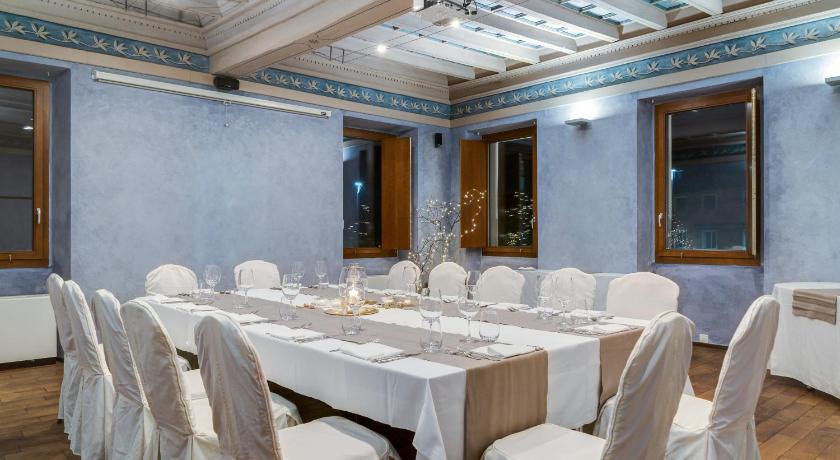 贝林佐纳 Boutique & Business Hotel La Tureta 4星级 酒店 大堂