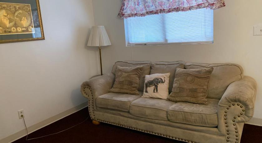Image of Oak Square 311 6