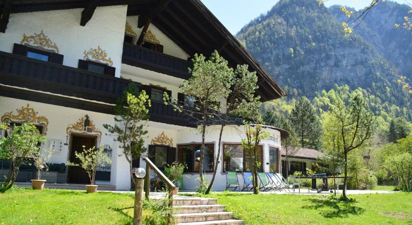 Pension Almhof Baumgarten — Hotel in Bad Reichenhall
