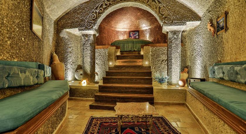 Hidden Cave Hotel - image 6