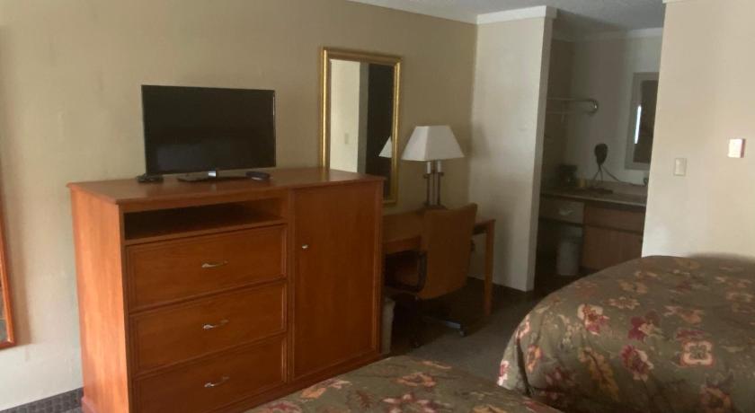 Snowshoe Motel photo