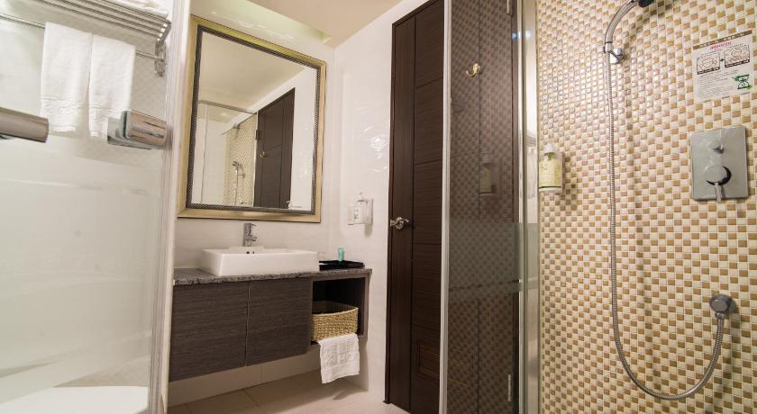 Image of Superior Twin bed 13