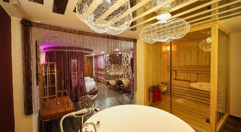 ホーチミン EROS Hotel - Love Hotel 3つ星 ホテル 外観